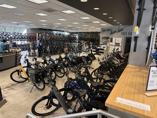Trek Bicycle Leesburg, 1605 Village Market Blvd SE, Ste 116, Leesburg, VA  20175, US - MapQuest