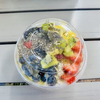 Toi Moi - Customized bowl - Desserts Near Me - Riverside, California