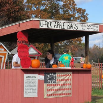 Berlin Orchards - Where you buy the bags - Pumpkin Patches Near Me - Berlin, Massachusetts