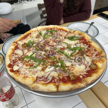 Two Sisters Pizzeria - Chicken Tikka Pizza - Pizza Near Me - Williamsburg, Virginia