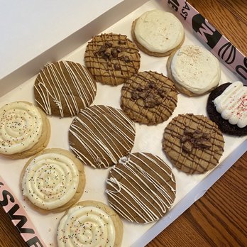Crumbl - Vienna - Christmas cake batter, gingersnap, Reese's peanut butter, egg nog, and Oreo peppermint - Bakeries Near Me - Vienna, Virginia Crumbl - Vienna - Christmas cake batter, gingersnap, Reese's peanut butter, egg nog, and Oreo peppermint - Bakeries Near Me - Vienna, Virginia