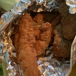 Bangin’ Wingz - Chicken fingers with garlic rub