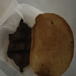 Adventures Restaurant and Pub - Steak and garlic bread