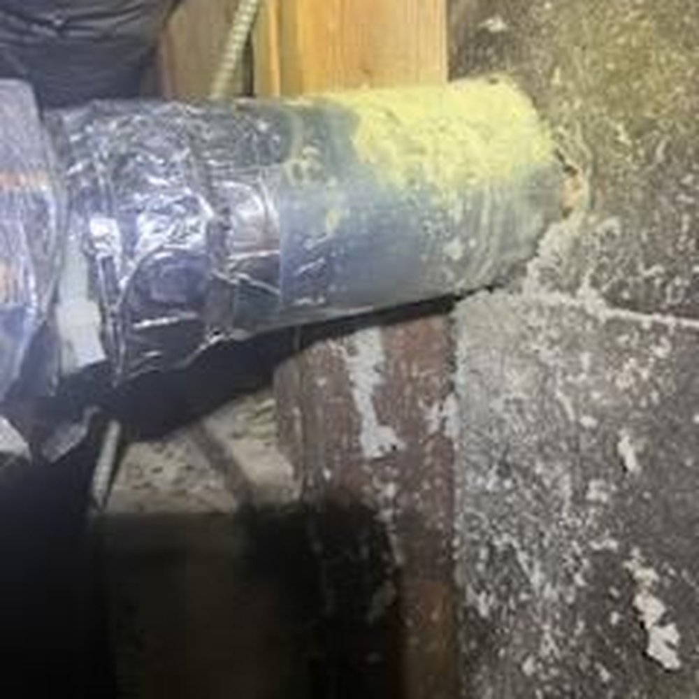 Ramírez Duct Cleaning - Dust falling in crawl space because of poor connection...fixed! - Air Duct Cleaning Near Me - Alameda, California Ramírez Duct Cleaning - Dust falling in crawl space because of poor connection...fixed! - Air Duct Cleaning Near Me - Alameda, California