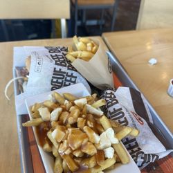 A&W - Poutine , Double Teen Burger™ / Double Teen Burger®, chicken 2 wraps au poulet et au bacon / 2 Bacon Chicken Wrap
