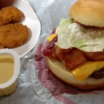 Wendy's - Jr Bacon & Nuggets - Fast Food Near Me - Charleston, West Virginia