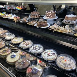 Yoke’s Fresh Market - Delicious bakery items for every occasion