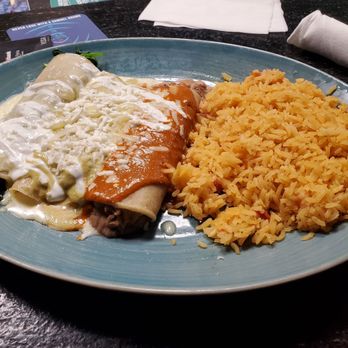 Plaza Azteca - Vegetarian Enchiladas - Mexican Near Me - Niles, Ohio Plaza Azteca - Vegetarian Enchiladas - Mexican Near Me - Niles, Ohio
