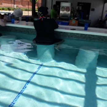 JadeWaters Hilton Anatole - Swim bar - Swimming Pools Near Me - Dallas, Texas