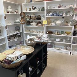 North Shore United Methodist Church Thrift Store - Housewares