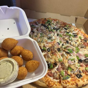 Friend's Pizza - Pizza Near Me - Fort Myers, Florida