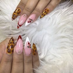 Vivi's Nails & Spa