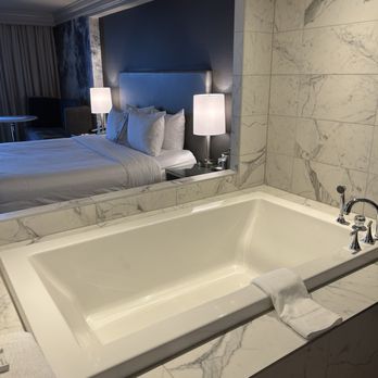 Niagara Falls Marriott Fallsview Hotel & Spa - Hotels Near Me - Niagara Falls, Ontario