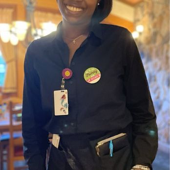Olive Garden Italian Restaurant - Riyah...server extraordinaire. - Italian Near Me - High Point, North Carolina