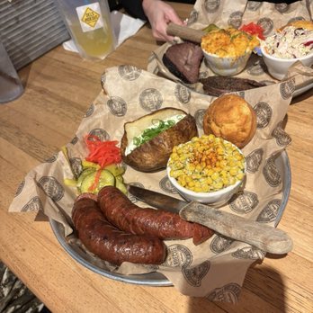 Del's Hideout - Hot link plate - Barbeque Near Me - San Diego, California