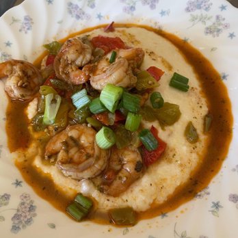 Warren’s 916 Eats - Shrimp and grits - Personal Chefs Near Me