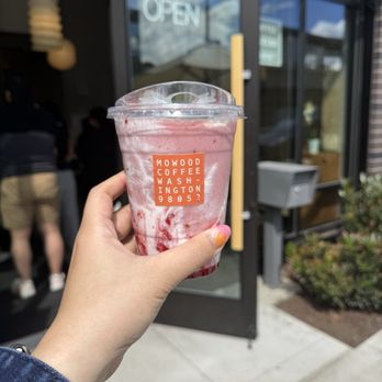 MOWOOD - Strawberry skin glow smoothie - Coffee & Tea Near Me - Redmond, Washington MOWOOD - Strawberry skin glow smoothie - Coffee & Tea Near Me - Redmond, Washington