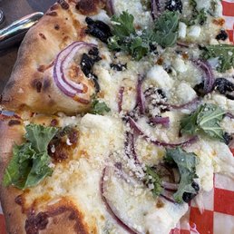 Pesto with goat cheese pizza