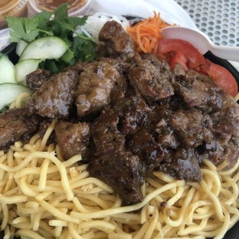 GoPho - Garlic noodles bowl with steak and pork - Vietnamese Near Me - Davie, Florida GoPho - Garlic noodles bowl with steak and pork - Vietnamese Near Me - Davie, Florida