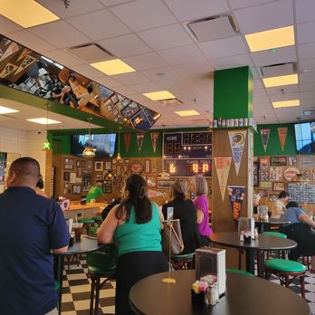 Leo's Hideout - Interior - Pizza Near Me - San Antonio, Texas