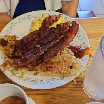 Arthur's Coffee Shop - American Near Me - La Habra, California