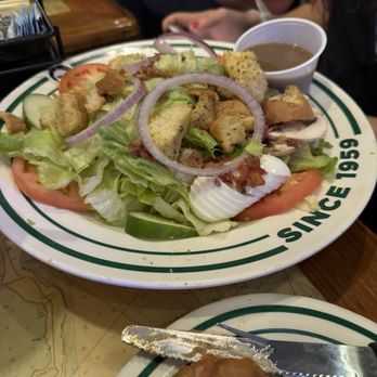 Flanigan's - Surfside - House salad - American Near Me - Surfside, Florida