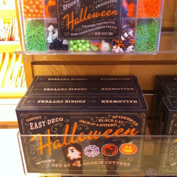 Williams-Sonoma - decorations - Kitchen & Bath Near Me - Las Vegas, Nevada