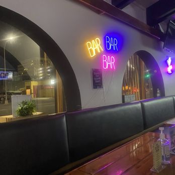 ReMixx Bar & Grill - Dance Clubs Near Me - Honolulu, Hawaii ReMixx Bar & Grill - Dance Clubs Near Me - Honolulu, Hawaii