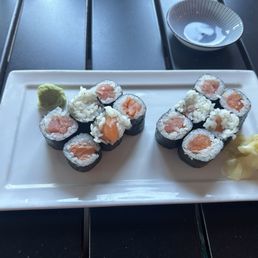 Salmon roll and tuna roll Salmon roll and tuna roll