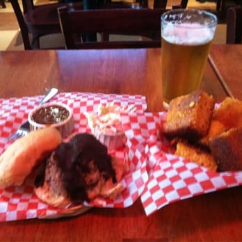 Memphis Blues BBQ - Pulled pork and smoked chicken with corn bread and pilsner - Barbeque Near Me - Vancouver, British Columbia