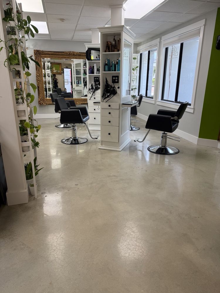 JFlo Hair Salon Logo