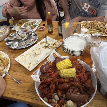 Floyds Seafood - Webster - Crawfish, oysters on half shell - Cajun/Creole Near Me - Webster, Texas Floyds Seafood - Webster - Crawfish, oysters on half shell - Cajun/Creole Near Me - Webster, Texas