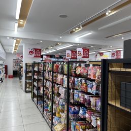 a grocery store aisle