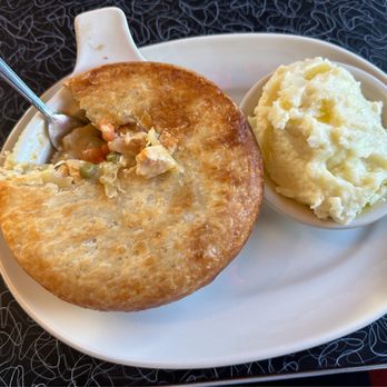Dave's Diner - Chicken pot pie and mashed potatoes - Diners Near Me - Middleboro, Massachusetts Dave's Diner - Chicken pot pie and mashed potatoes - Diners Near Me - Middleboro, Massachusetts
