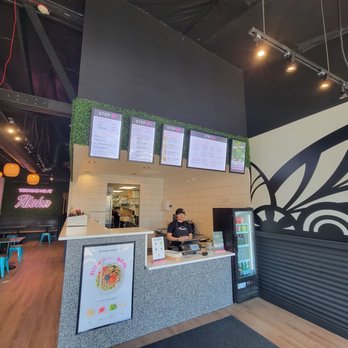 Aloha Poke - Super cute interior - Poke Near Me - Deerfield, Illinois