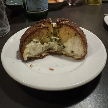 Iggy's - Do NOT miss this app. AMAZING!! How do they get the cheese in the bread?????? - Italian Near Me - Nashville, Tennessee