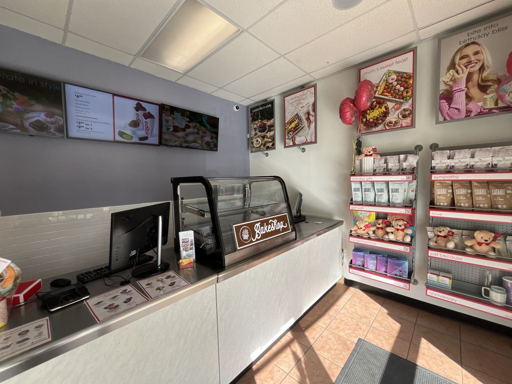 EDIBLE ARRANGEMENTS Updated October 2024 94 Photos & 57 Reviews 6454 Sky Pointe, Las Vegas