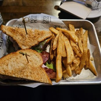 Four Peaks Brewing - Turkey Club - Pubs Near Me - Tempe, Arizona