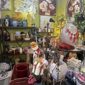 The Station Park Circle - Used, Vintage & Consignment Near Me - North Charleston, South Carolina