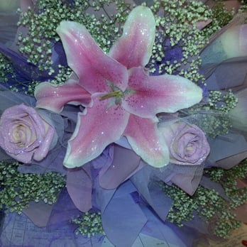 Fragrant Flowers - Hk style lilies - Florists Near Me - Alhambra, California
