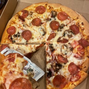 Tumby's Pizza - Medium Pizza with 3 Toppings - Pizza Near Me - Los Angeles, California