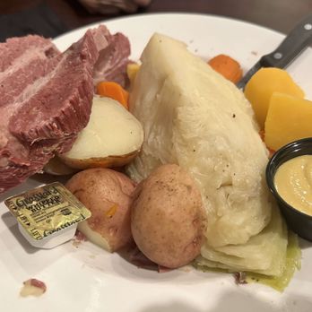 Holy Grail - Corned beef and cabbage dinner.  Meat was too fatty and mostly inedible. - Irish Pub Near Me - Epping, New Hampshire