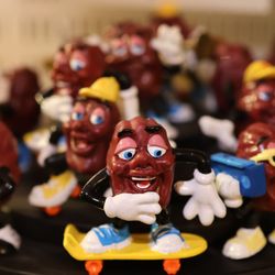 Starland Vintage & Unusual - Take home a friend or two