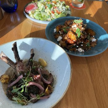 Hau Tree - Lamb chops, roasted squash, and ahi salad - Seafood Near Me - Honolulu, Hawaii