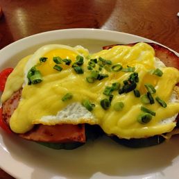 Bistro Eggs Benedict