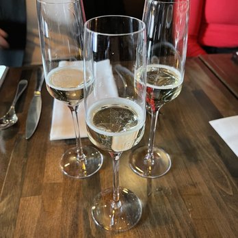 Siempre Algo - Complimentary bubbly (example: blanc de blancs) - New American Near Me - Pittsburgh, Pennsylvania