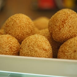Ho's Café - Frittierte Sesambällchen mit Sojapaste