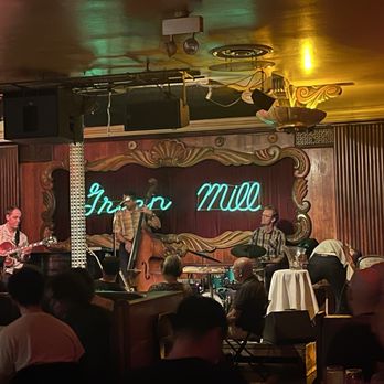 Green Mill - Stage - Jazz & Blues Near Me - Chicago, Illinois