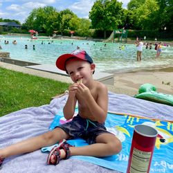 Centennial Beach - Centennial beach w Grand nephew