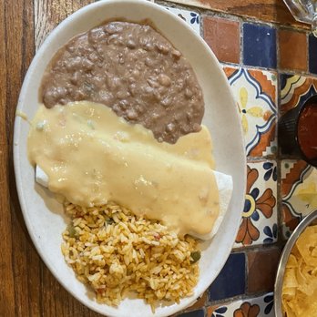 El Chico - Lunch Burrito Con Queso - Mexican Near Me - Pantego, Texas